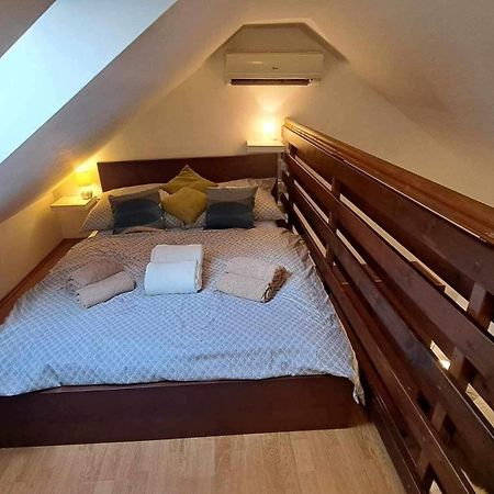 Viktoria Apartman ギュラ エクステリア 写真